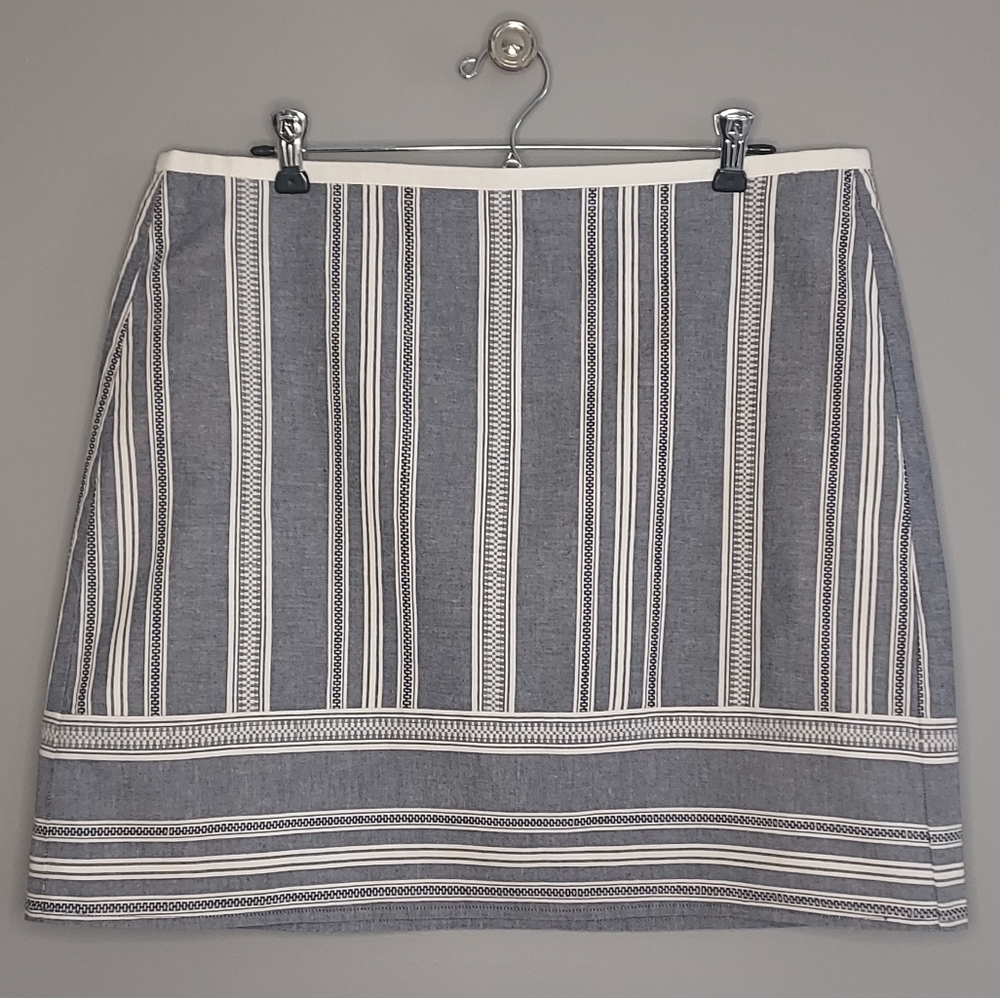 Loft, size 12 gray & cream, casual cotton skirt